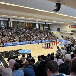 écran vidéo LED Stramatel au Palais des sports Saint-Sauveur à Lille dans la salle de basket des Red Giants